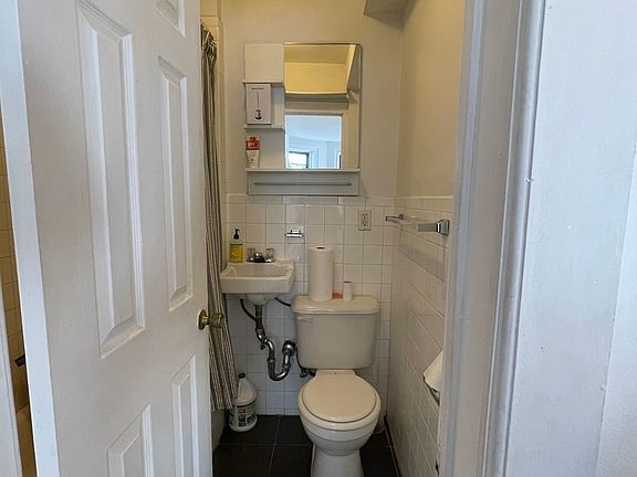 5th image of 368 Greene Ave APT 2