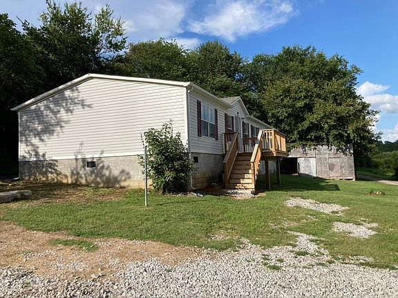 2nd image of 109 S Smith Hollow Ln