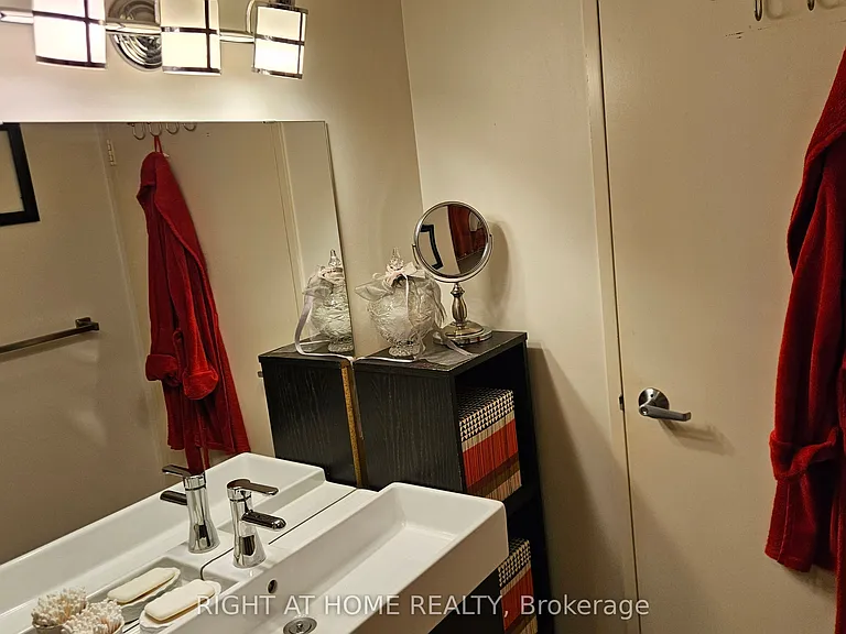388 Richmond St W #910 — Photo 22