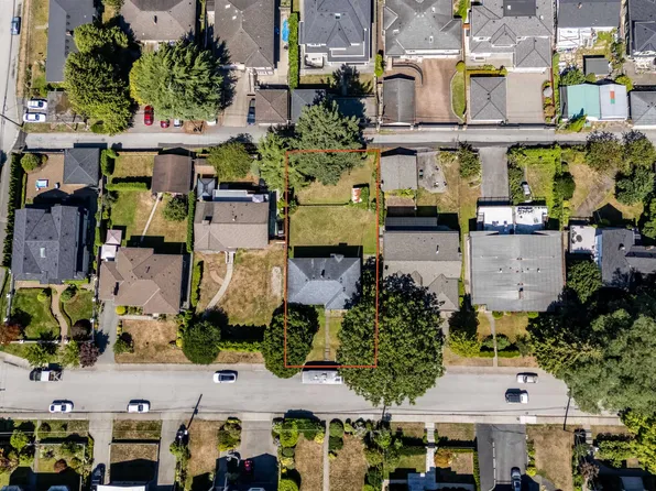 4757 Buxton St, Burnaby, BC V5H 1J2
