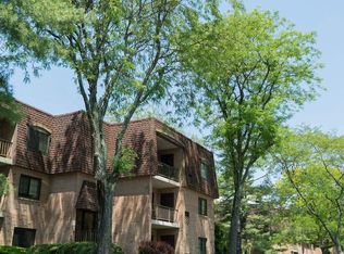 405 Sugartown Rd #432, Wayne, PA 19087