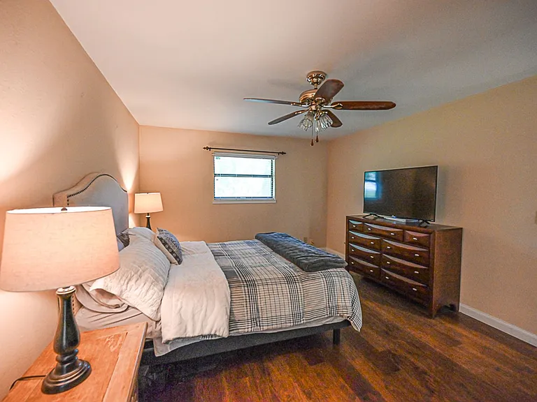412 Half Moon Way — Photo 12