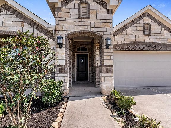 2nd image of 1606 Country Air Ln