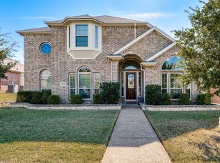 1840 River Run Dr, Desoto, TX 75115