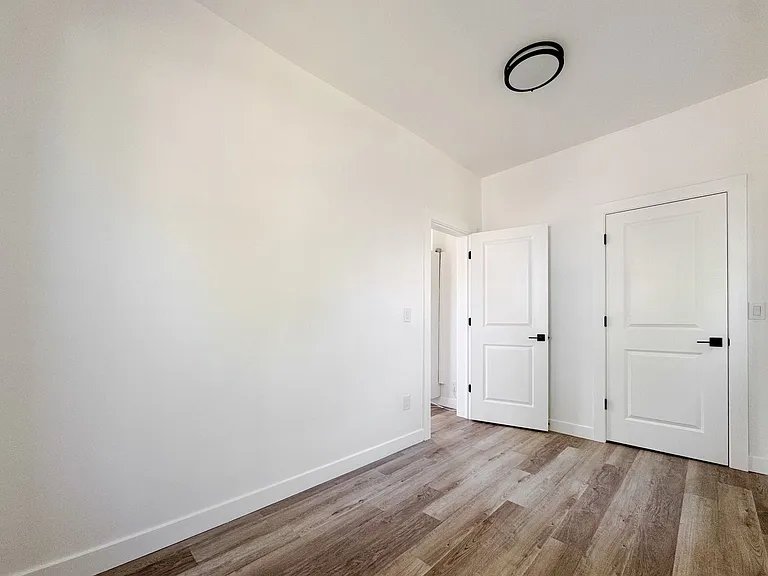 1746 Chatham St — Photo 7