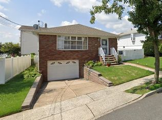 34 Elizabeth Ct, Secaucus, NJ 07094