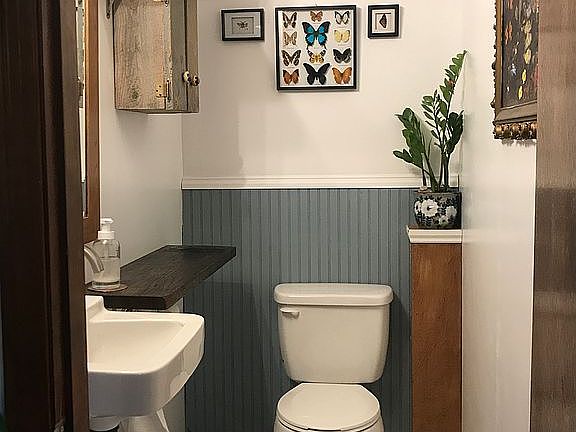 Main level powder room