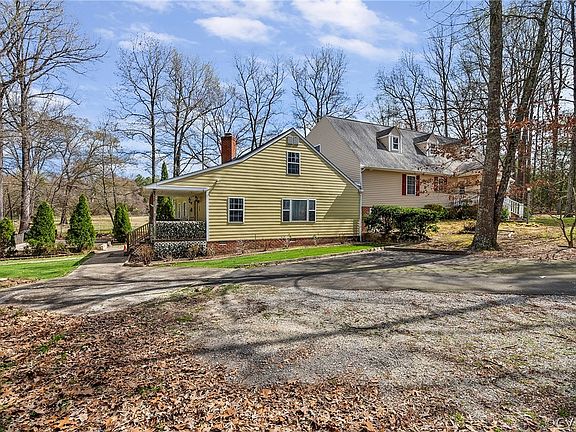 3rd image of 7290 Valley Creek Dr