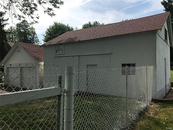 5th image of 263 Meyer Ave