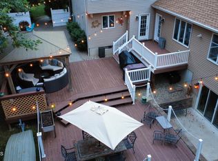 156 Magnolia Ln, Middletown, NJ 07748