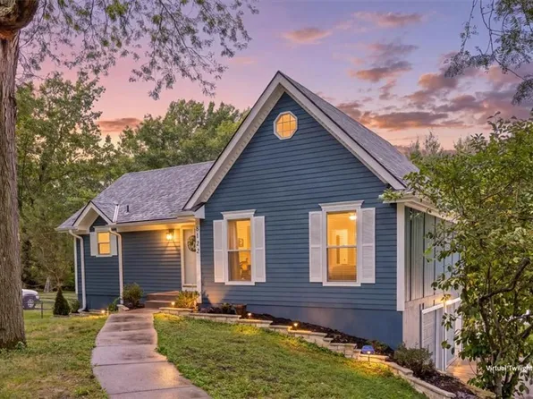5122 Hardy St, Overland Park, KS 66202