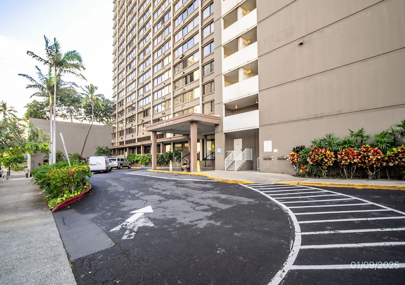 1 Bd 1 Ba 1 prk - 255 Nuuanu #E611 - $2400 — Photo 2