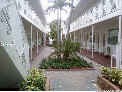 1st image of 7416 Byron Ave APT 6A