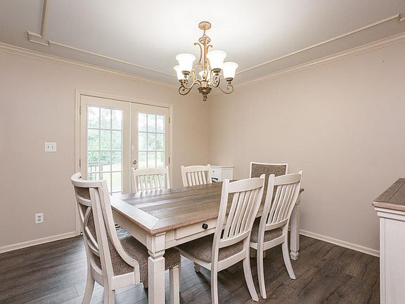 4th image of 1001 Millwood Ln