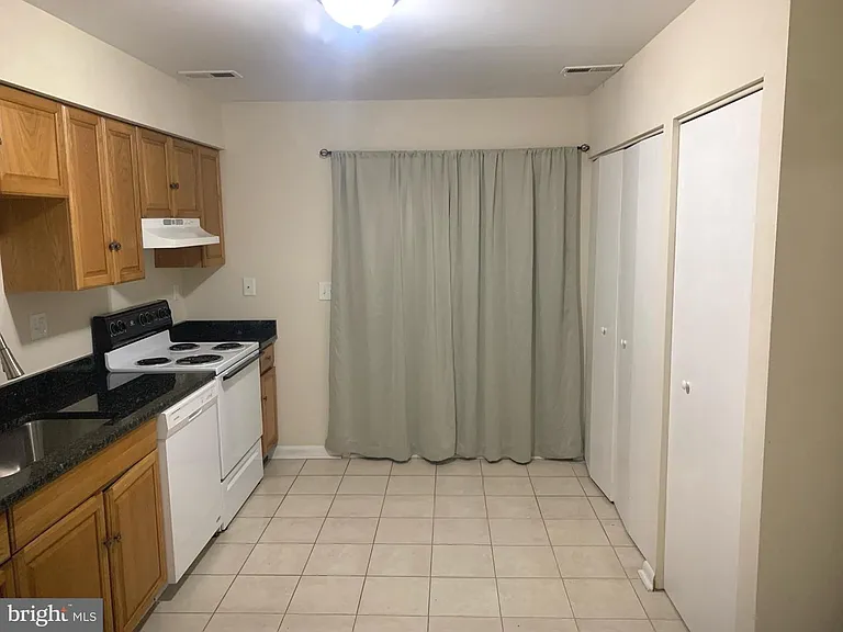 424 Harford St #1 — Photo 7
