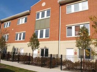 2410 W Bross Ave, Chicago, IL 60608