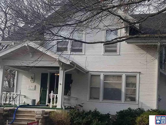 2nd image of 625 E 8th St