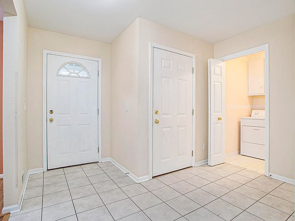 4th image of 125 Chauncey Ct