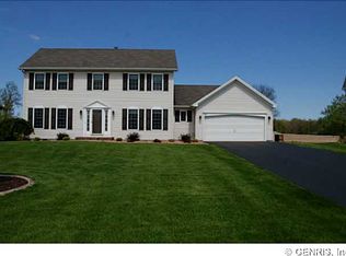 50 Carrie Marie Ln, Hilton, NY 14468