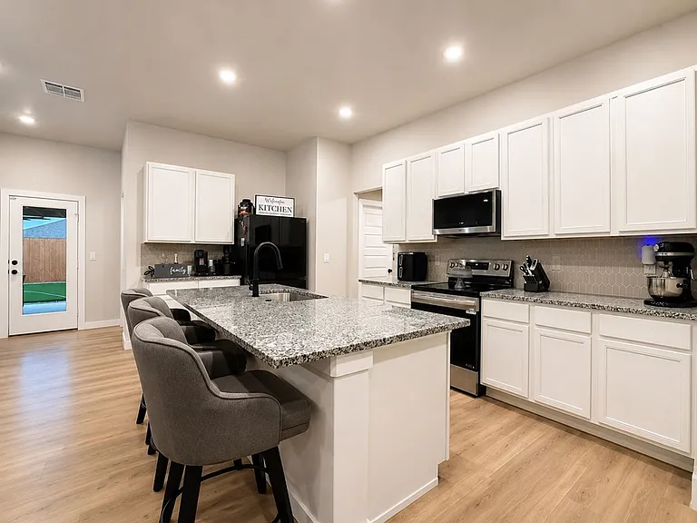 6208 Poppy Dr — Photo 5