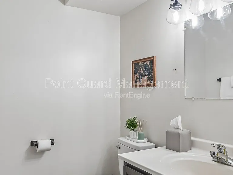 321 W South Ave — Photo 43
