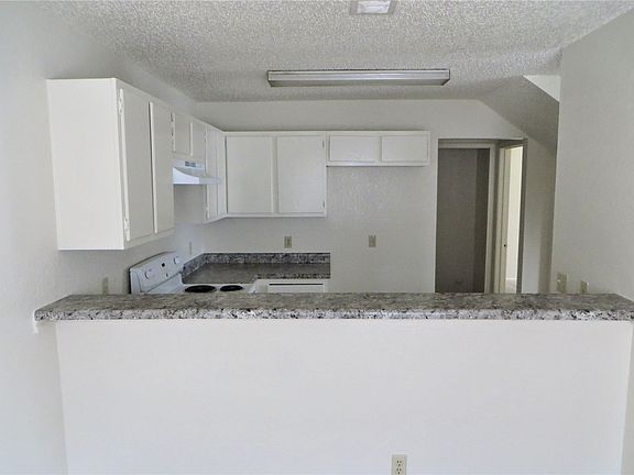 5th image of 2217 Katy Ln APT C
