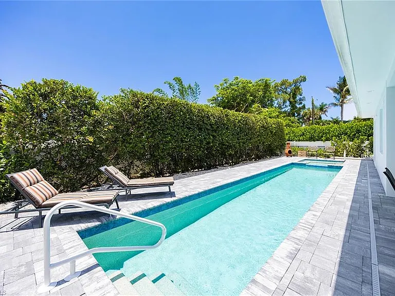 1232 Royal Palm Dr — Photo 34