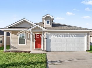 10904 SW 22nd St, Yukon, OK 73099