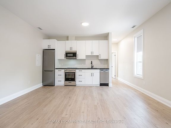5th image of 9 Munn St #A