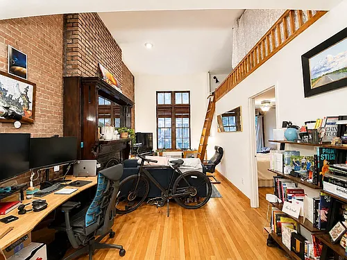 105 W 74th St #1A Photo 1