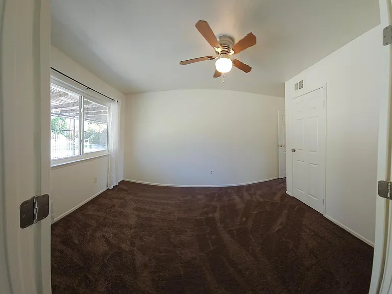 2272 Toluca Dr — Photo 18