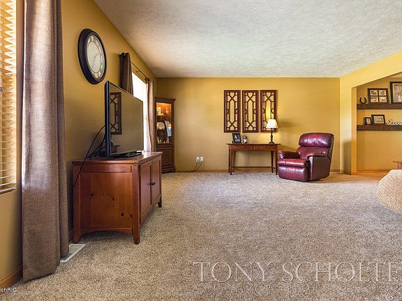 4th image of 1848 Mayflower Dr SW
