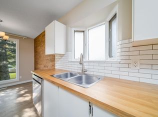 1719 37th St NW, Edmonton, AB T6L2P6