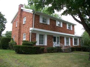 1010 Cherokee Rd, Glenville, NY 12302