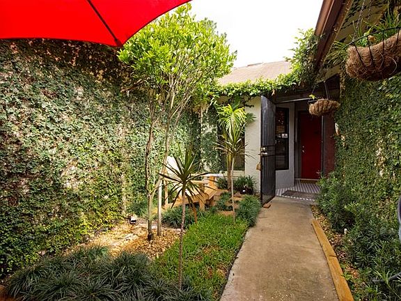 2nd image of 3875 Villa Rose Ln