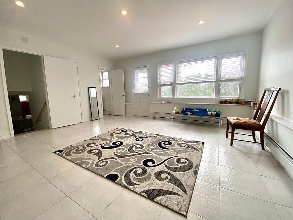 1st image of 236 Bobby Ln