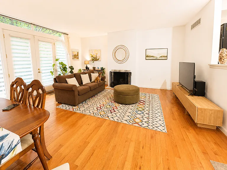 1419 Jordan St — Photo 12
