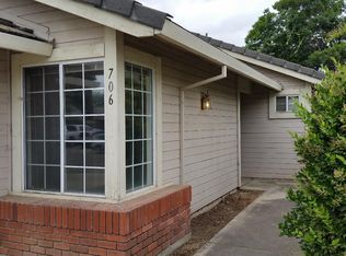 706 Cedar Flat Ave, Galt, CA 95632