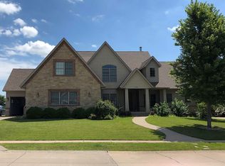 5991 Remington Rd N, Bettendorf, IA 52722