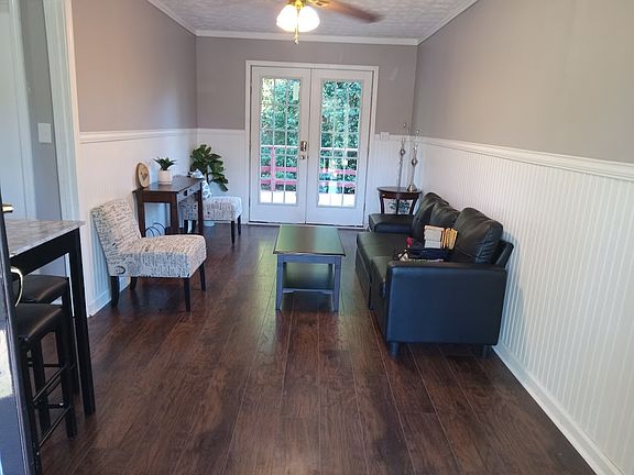 3rd image of 411 Bonnie Brae Dr #2