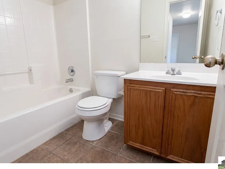 5707 Schneider Dr — Photo 8