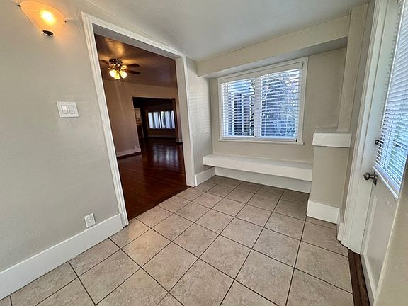 4th image of 3358 30th St