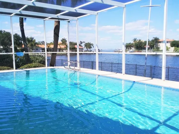 2096 Massachusetts Ave NE, Saint Petersburg, FL 33703