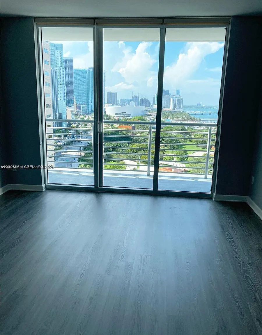 One Miami West Condo — Photo 4