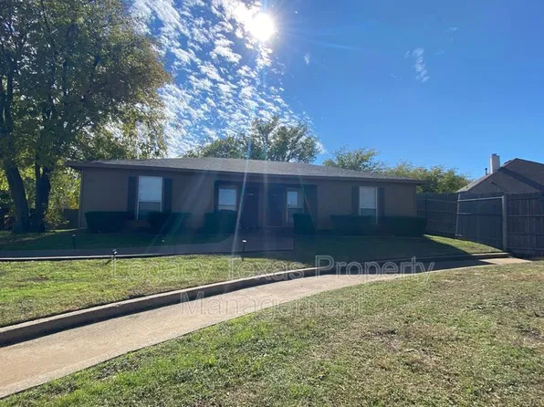 1719 Short St APT B, Cleburne, TX 76033
