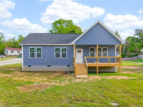 1701 Gavin Dr, High Point, NC 27260