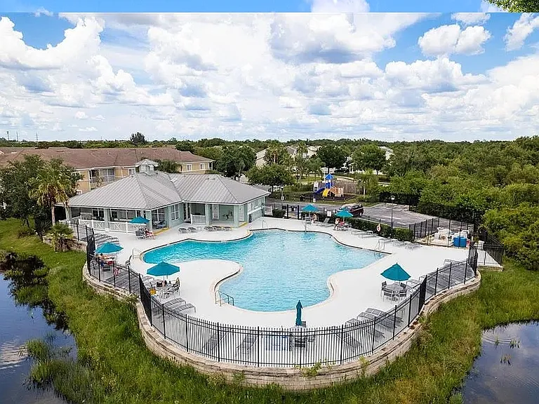 9816 Carlsdale Dr — Photo 18