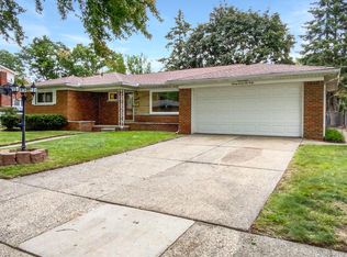 27240 Santa Ana Dr, Warren, MI 48093