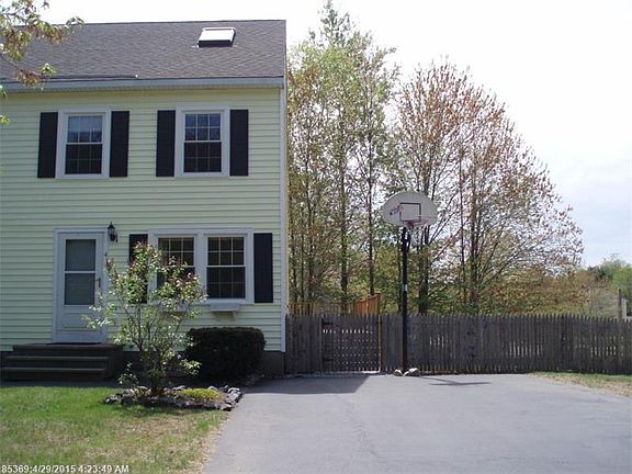2nd image of 4 Applewood Dr