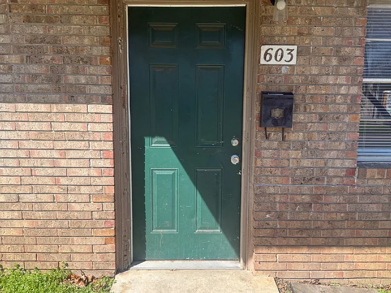 603 S Mekusukey Ave #603 — Photo 3